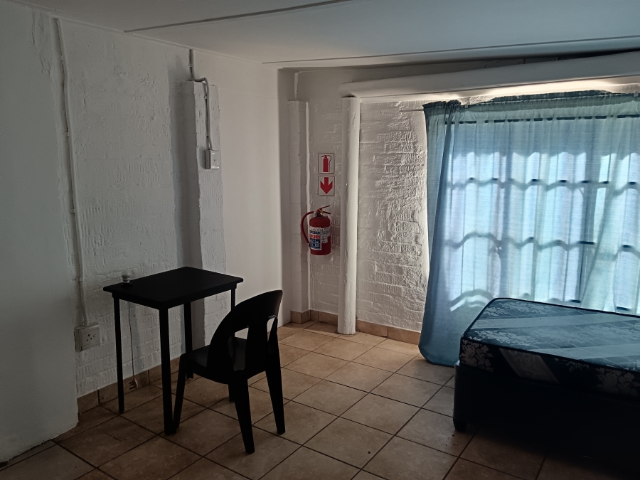 6 Bedroom Property for Sale in Brandwag Free State